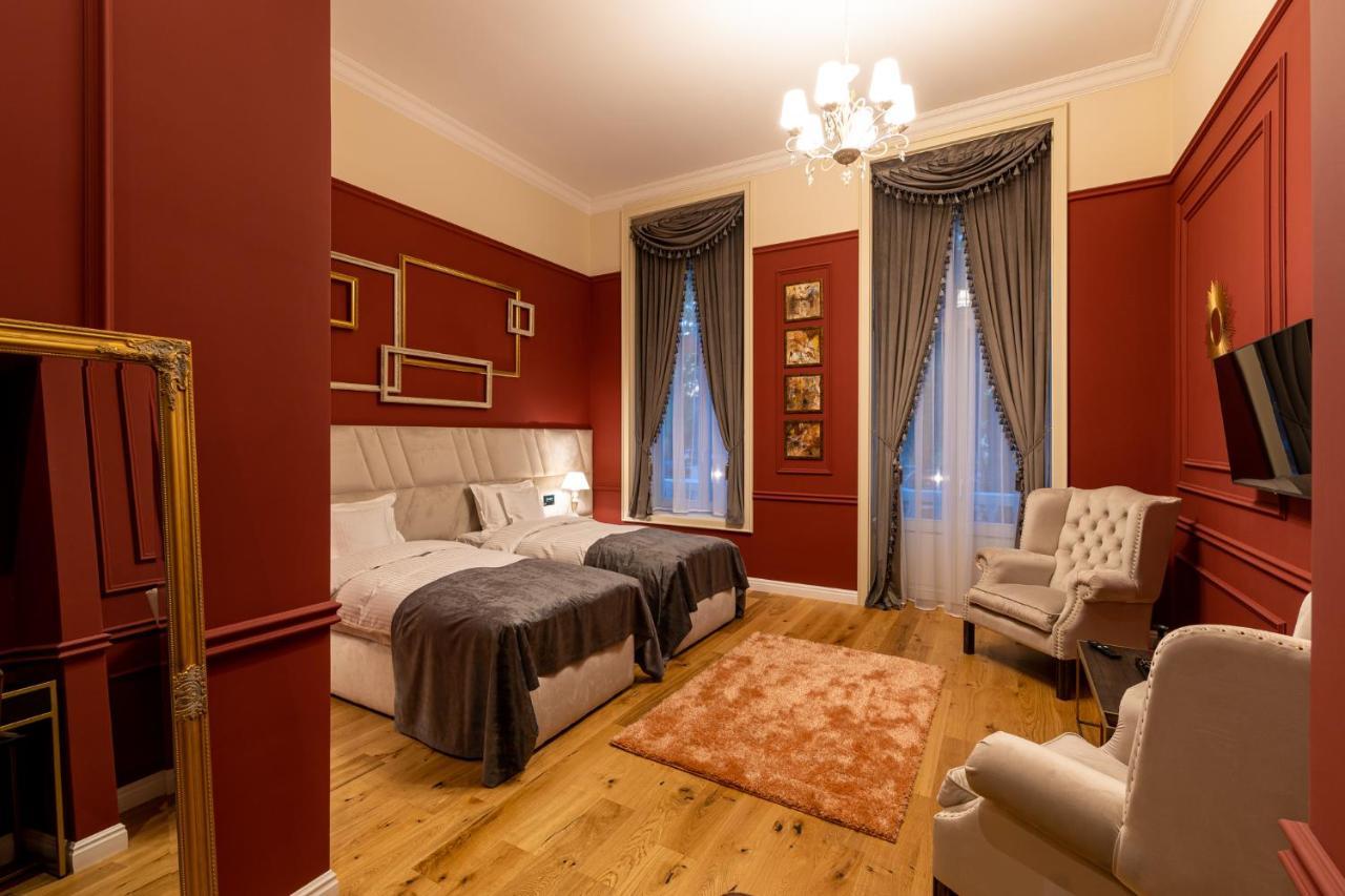 Boutique Hotel Cocosul De Aur Targu Mures Exterior photo