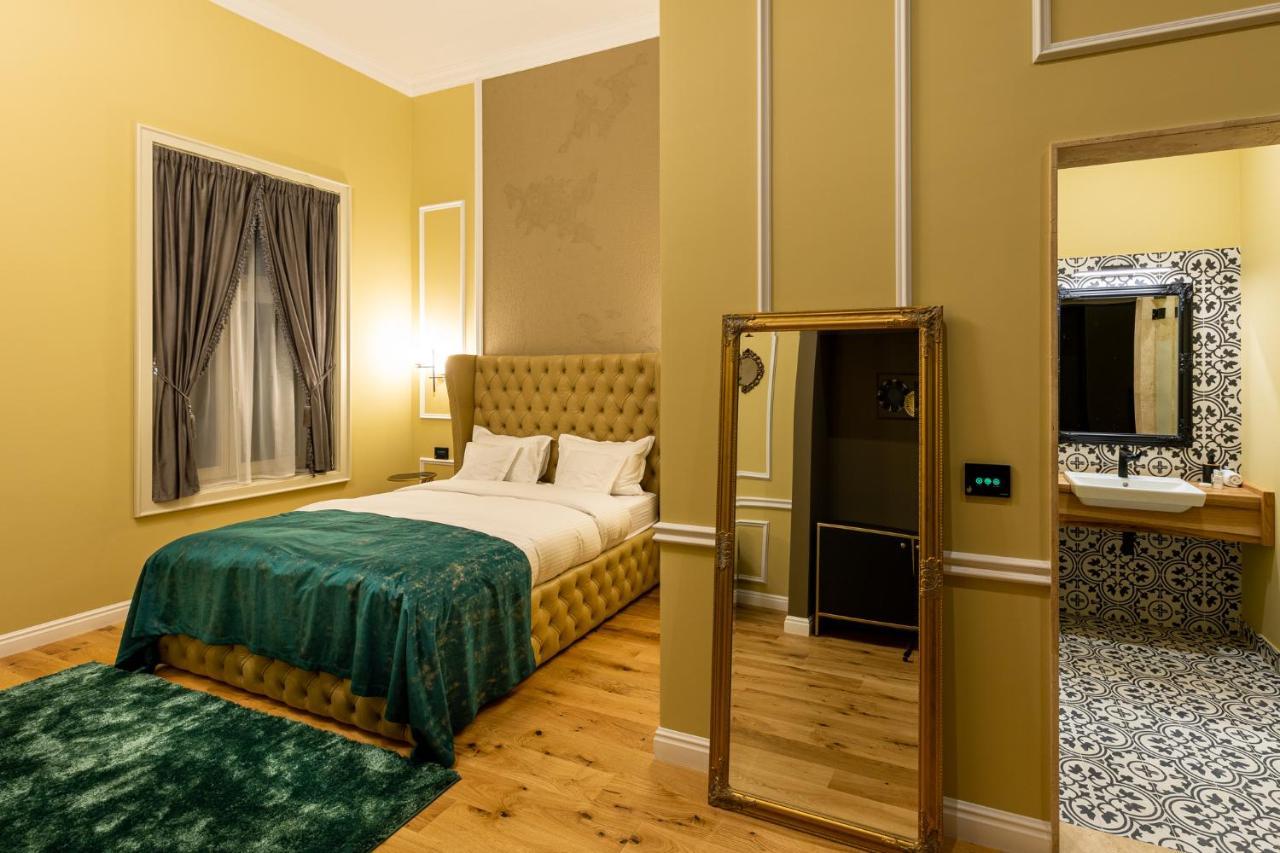 Boutique Hotel Cocosul De Aur Targu Mures Exterior photo