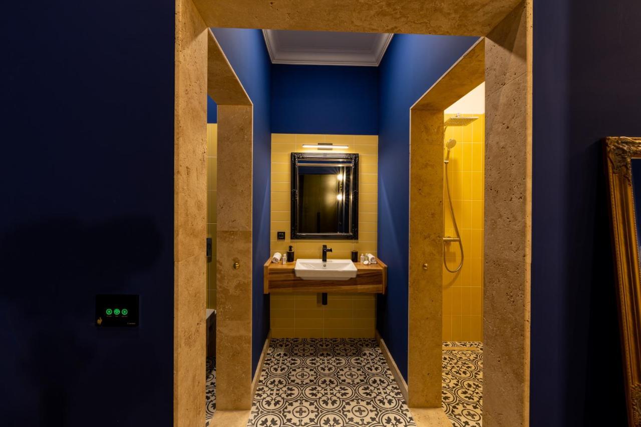 Boutique Hotel Cocosul De Aur Targu Mures Exterior photo