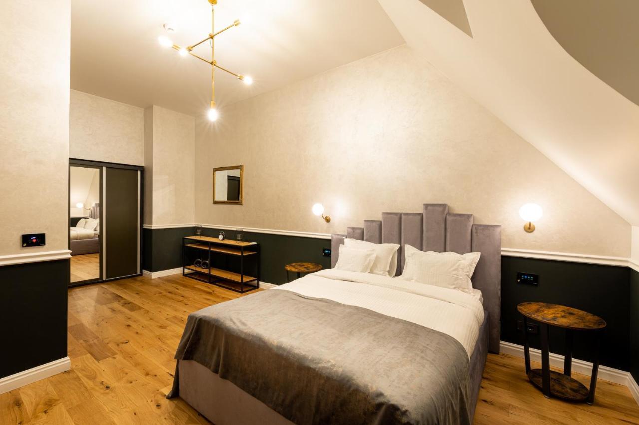 Boutique Hotel Cocosul De Aur Targu Mures Exterior photo
