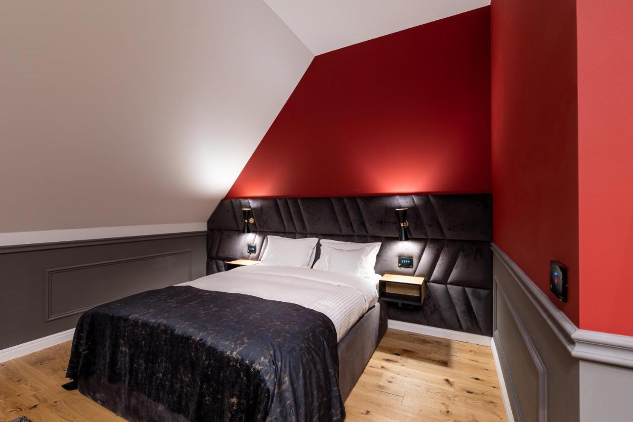 Boutique Hotel Cocosul De Aur Targu Mures Exterior photo