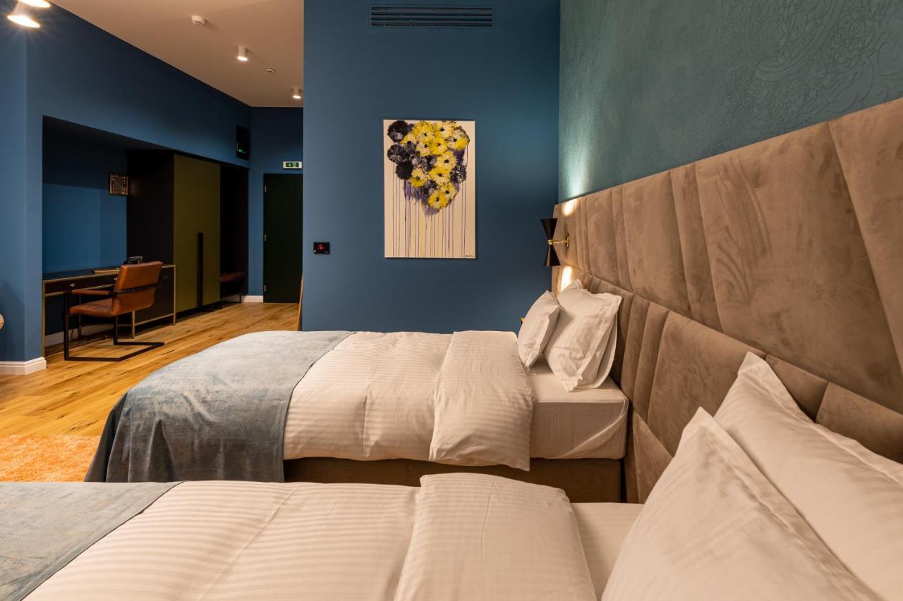 Boutique Hotel Cocosul De Aur Targu Mures Exterior photo